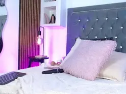Amateur Live Sex Cam of Ana_Moon
