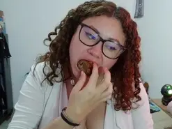 Amateur Live Sex Cam of Curly_greeneyed
