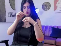 Amateur Live Sex Cam of yiyi-saenz