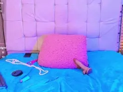 Amateur Live Sex Cam of moxie_monclair