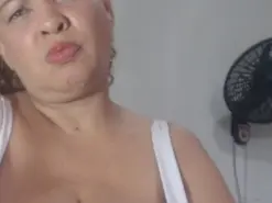 Amateur Live Sex Cam of AngelaMadurita