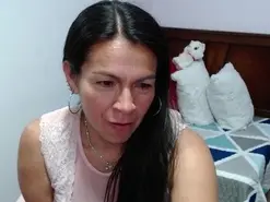 Amateur Live Sex Cam of Camilavargas_