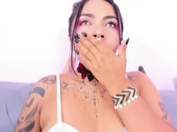 Bongacams Live Sex Cam of MissSoffiMorel