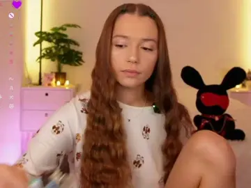 Bongacams Live Sex Cam of MaybeBabeTV