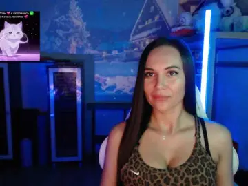 Bongacams Watch Live Sex Cams of QWEENII