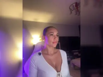 Bongacams Live Porn of QWEENII