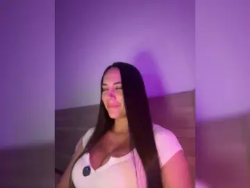Bongacams Nude Webcam of QWEENII