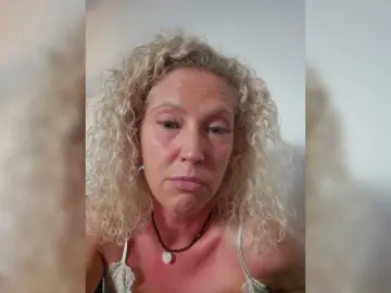 Bongacams Free Porn Cam of MoonKitten