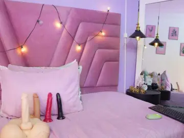 Bongacams Free Porn Cam of cutepetitee