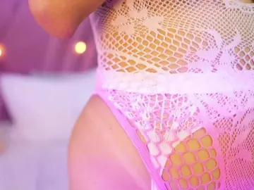 Bongacams Sex Cam of cutepetitee