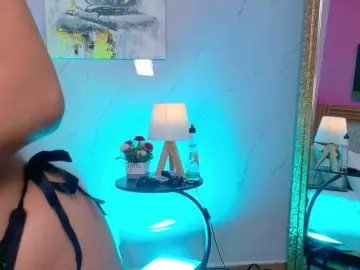 Bongacams Free Porn Cam of cutepetitee