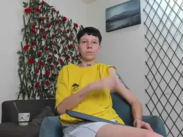 Bongacams Live Sex Cam of LiamBrown09