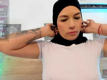 Bongacams Live Sex Cam of amira-s