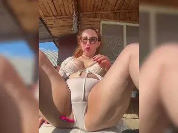 Bongacams Sex Cam of Pink-Lips