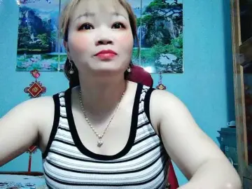 Bongacams Watch Live Sex Cams of Linhanhsex2k