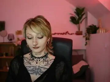 Bongacams Adult Webcam of tattooedblondee18
