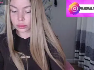Bongacams Sex Cam of Foxymoxy19