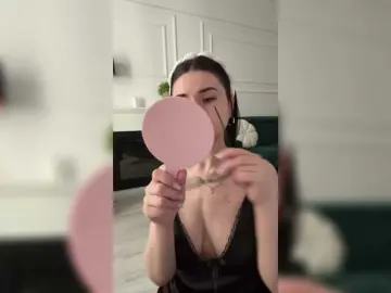Bongacams Live Sex Cam of Chiaralovee