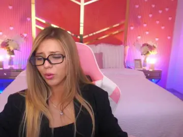 Bongacams Best Webcam of LoveeDove