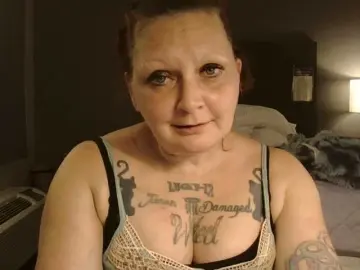 Bongacams Live Sex Cam of Adelaideskyy