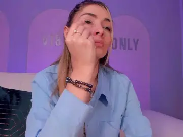 Bongacams Watch Live Sex Cams of StacyWoods