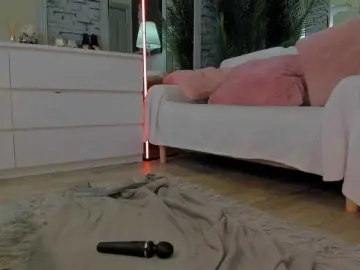 Bongacams Live Sex Cam of Reina-Cummings