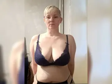 Bongacams Free Porn Cam of Sweetie454