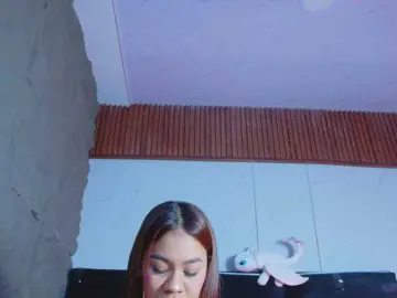Bongacams Private Sex Chat of mamaneedsfun