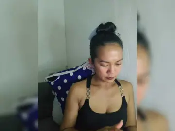 Bongacams Adult Video Chat of Kiana11