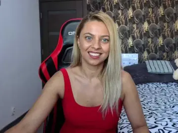 Bongacams Adult Webcam of CarlaStaceeFun