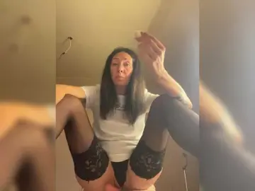 Bongacams Sex Cam of KarolinaMilf