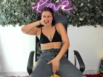 Bongacams Best Webcam of DestinyHills