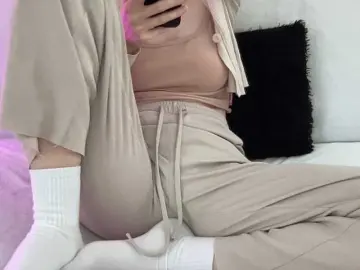 Bongacams Free Live Porn of BestyBoobs