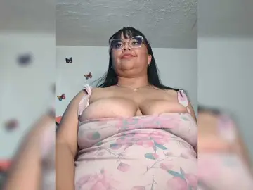 Bongacams Watch Live Sex Cams of CandyBrowm