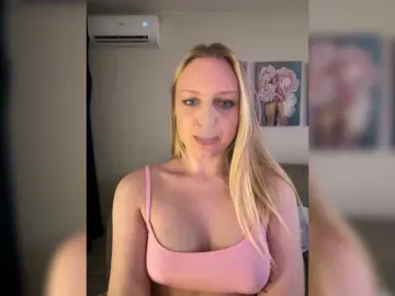 Bongacams Best Webcam of HotWillow