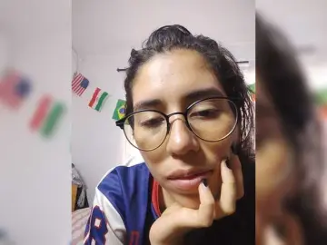 Bongacams Watch Live Sex Cams of skinny333