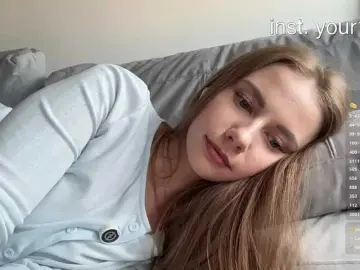 Bongacams Live Porn of -VikkiL0vesCheese-