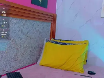 Bongacams Watch Live Sex Cams of littleeemiily