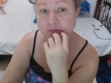 Bongacams Private Sex Chat of LADYQUEEN520