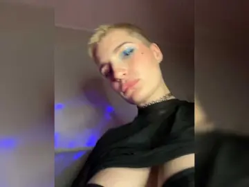 Bongacams Best live sex cam show of AbsintheGirl