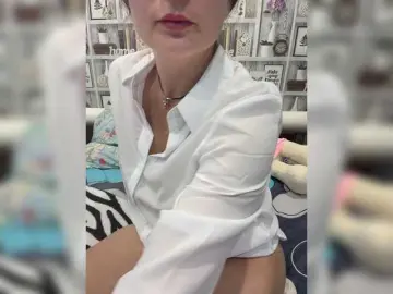 Bongacams Live Sex Cam of CreamRaspberrya