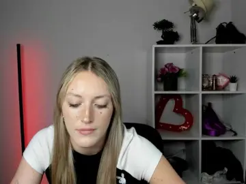 Bongacams Free Live Porn of EvelynBlond