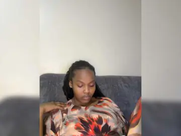 Bongacams Free Live Porn of Curvy-maxy9