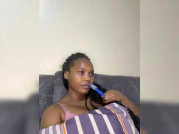 Bongacams Nude Webcam of Curvy-maxy9