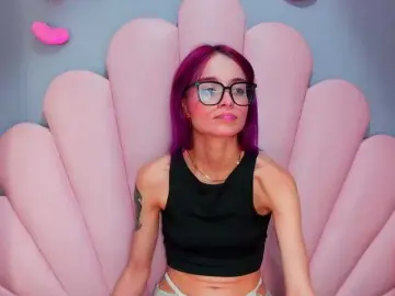 Bongacams Watch Live Sex Cams of LUCYMILLER
