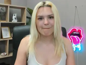 Bongacams Adult Video Chat of SweetLilyxo
