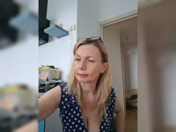 Bongacams Sex Cam of ShiningMILF
