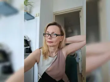 Bongacams Free Porn Cam of ShiningMILF