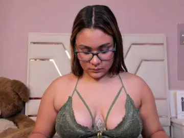 Bongacams Free Porn Cam of AlannaRousse