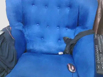 Bongacams Live Sex Cam of Petitelv